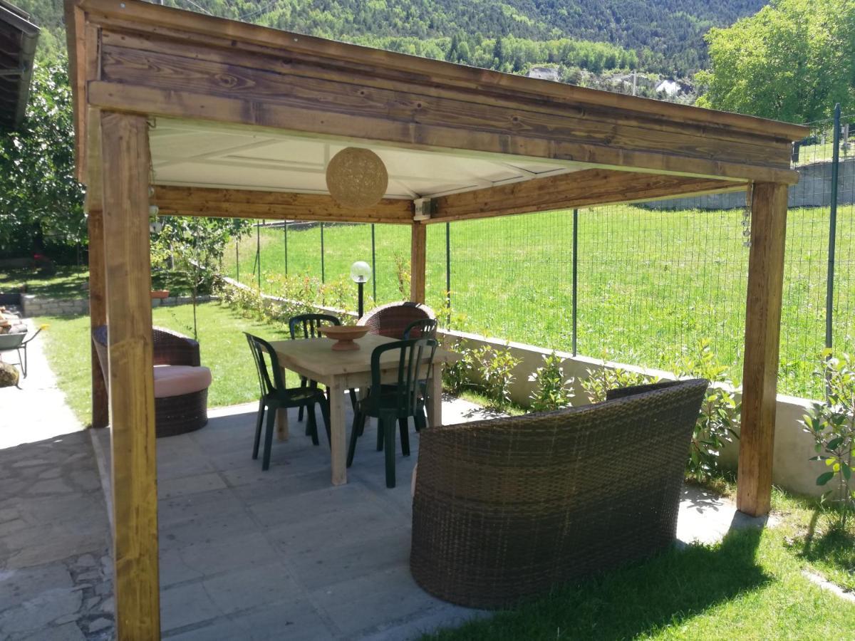 La Taverna Di Elide Aymavilles Bagian luar foto