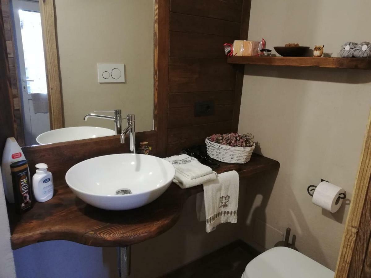 La Taverna Di Elide Aymavilles Bagian luar foto
