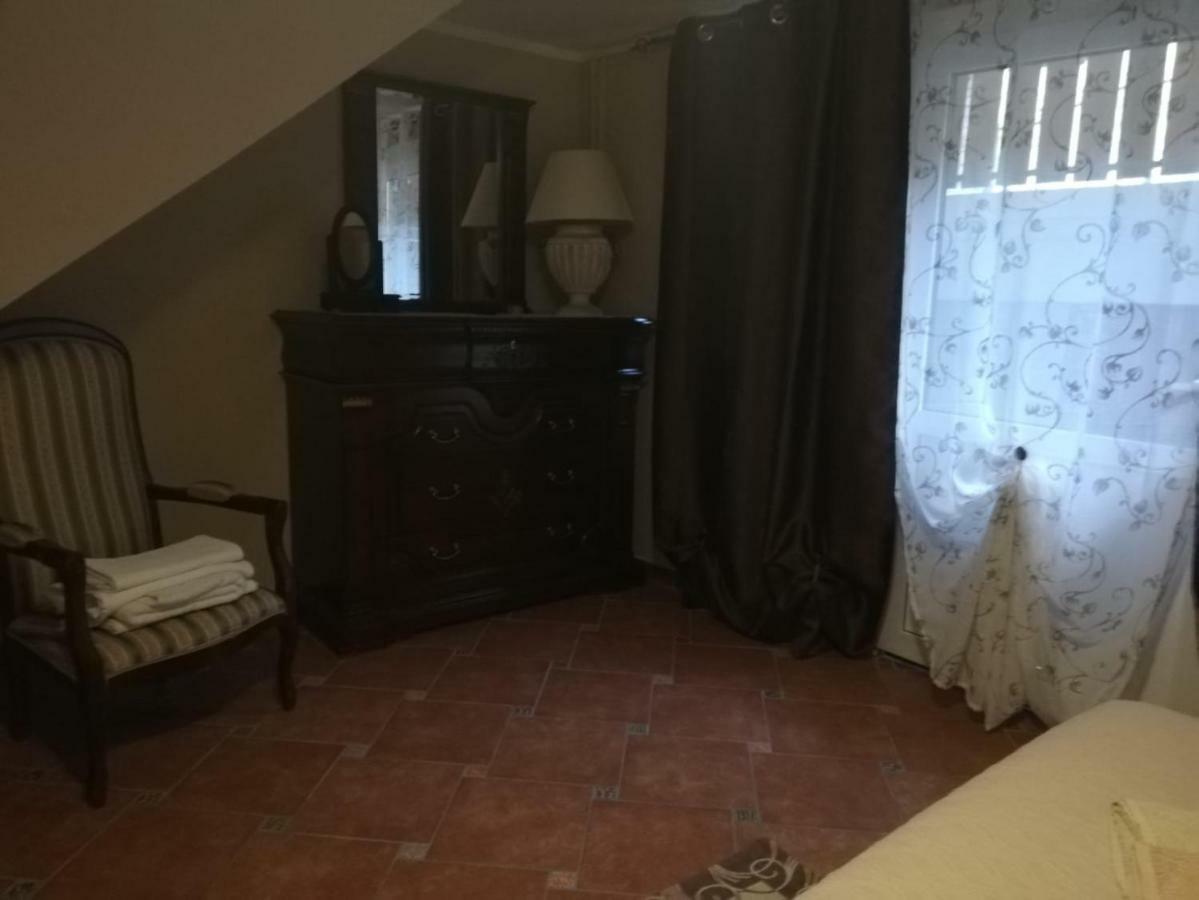 La Taverna Di Elide Aymavilles Bagian luar foto