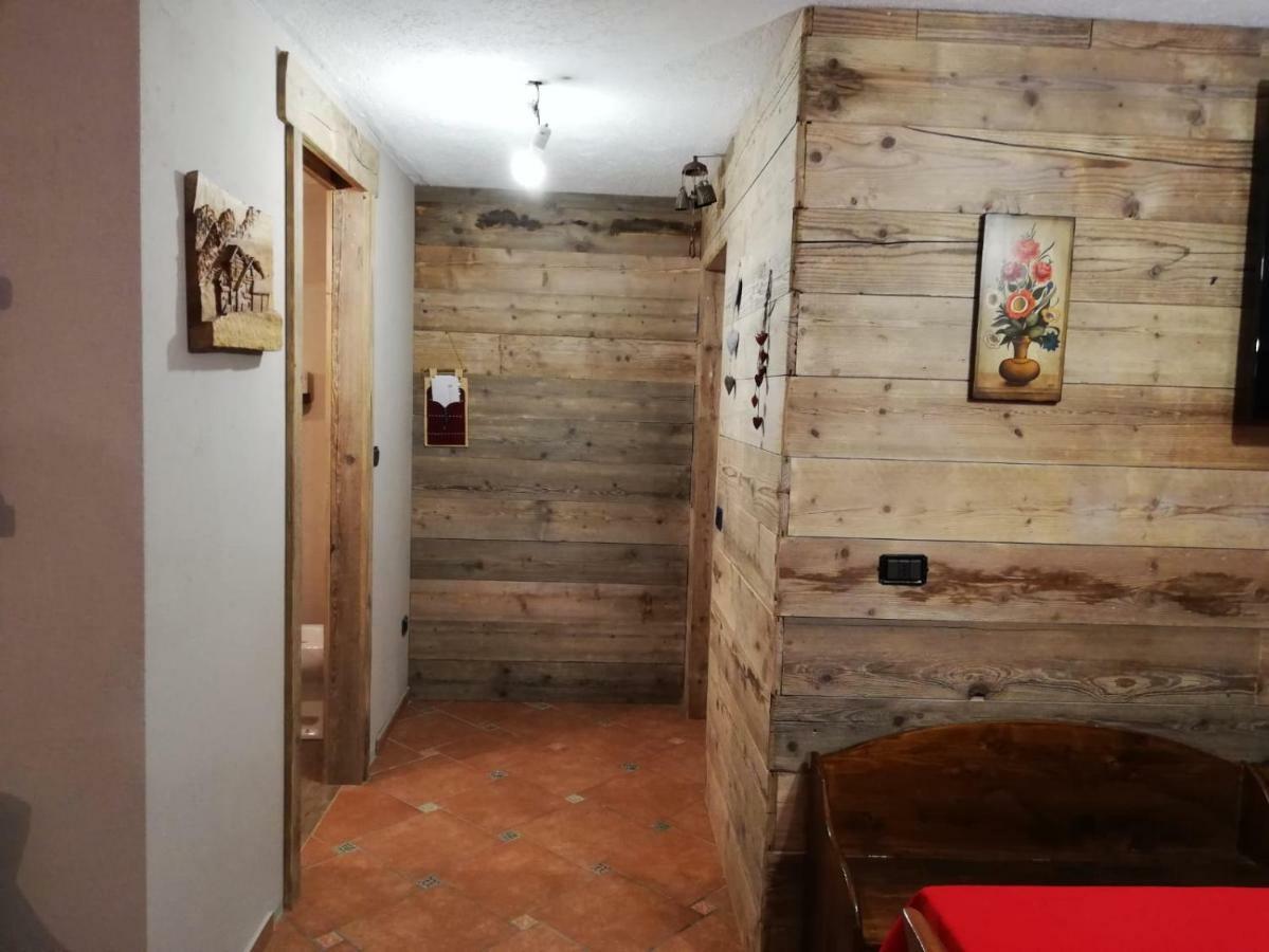 La Taverna Di Elide Aymavilles Bagian luar foto