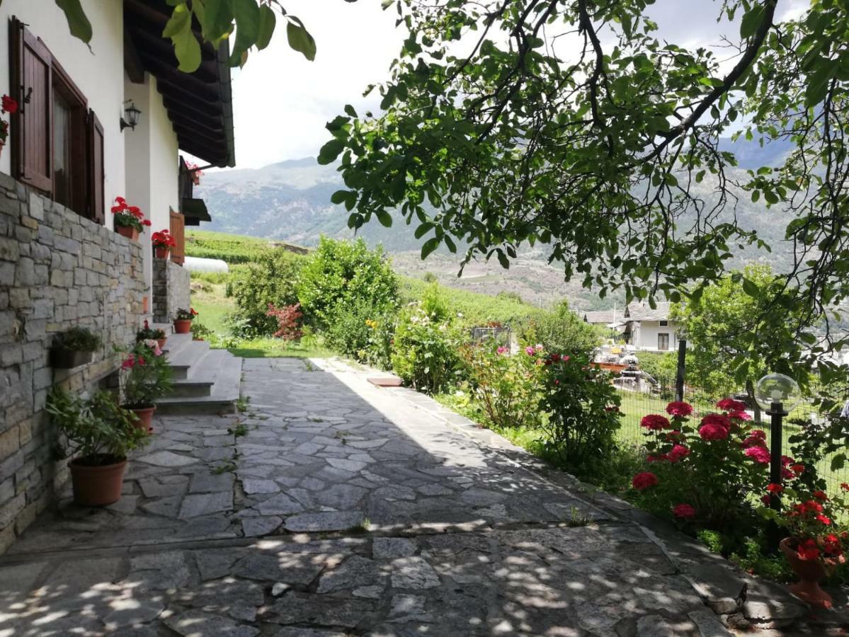 La Taverna Di Elide Aymavilles Bagian luar foto