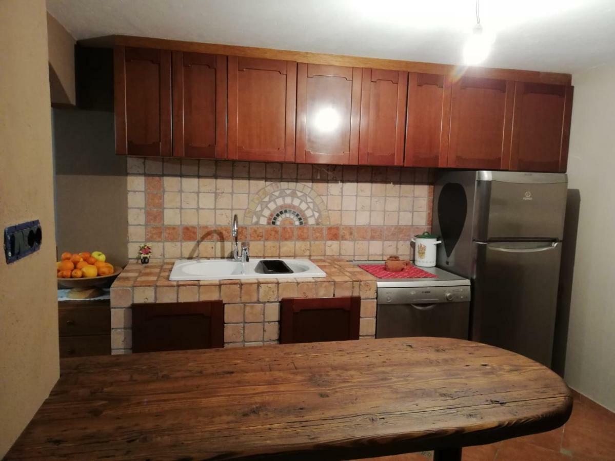 La Taverna Di Elide Aymavilles Bagian luar foto
