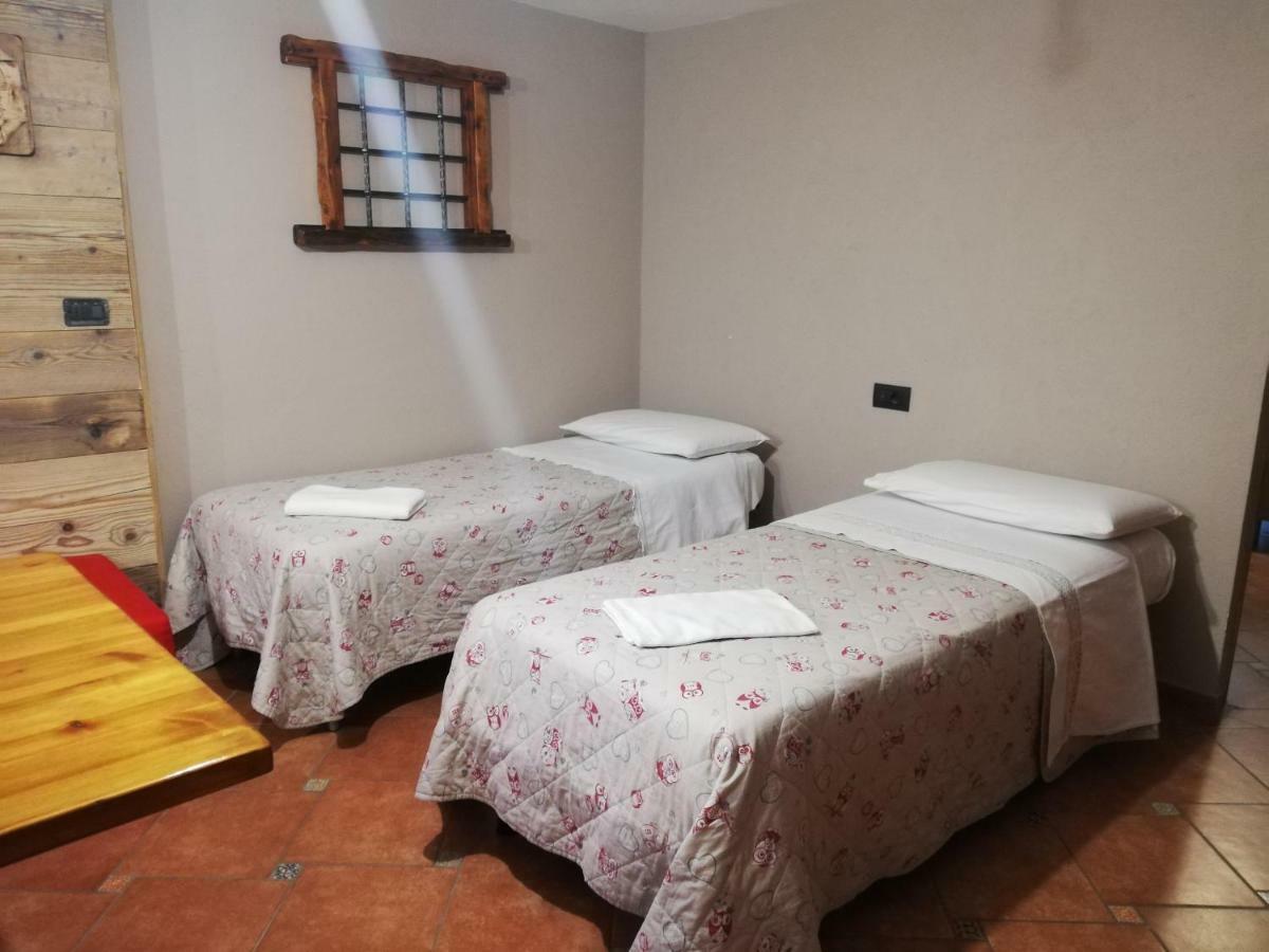 La Taverna Di Elide Aymavilles Bagian luar foto