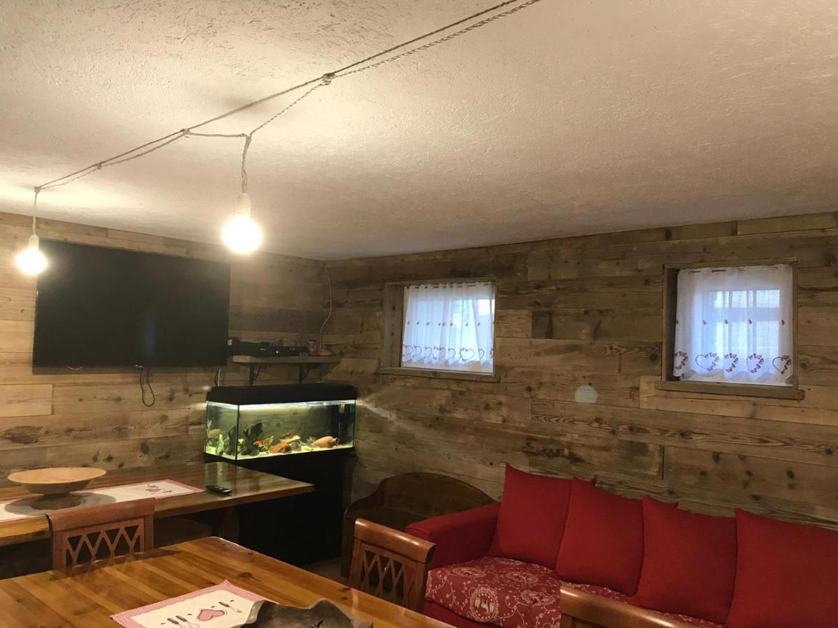 La Taverna Di Elide Aymavilles Bagian luar foto